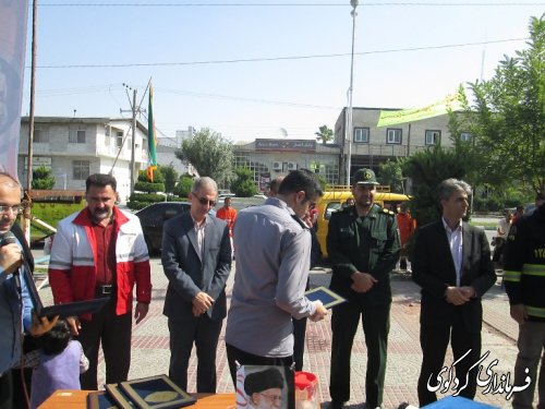 با حضور فرماندار کردکوی از  آتش نشانان  این تقدیر وتجلیل شد /تصویری
