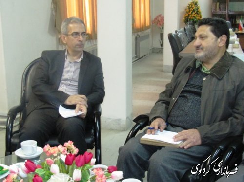 در آستانه سال نو اعضای شورای اسلامی بخش مرکزی با فرماندار دیدار و گفتگو کردند