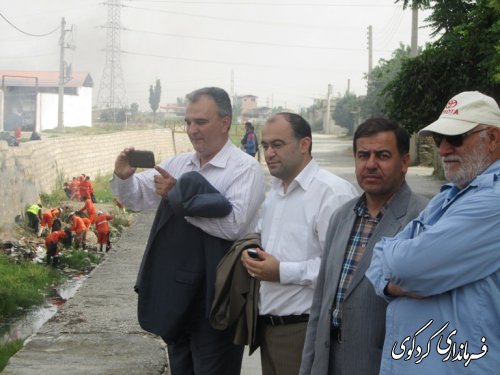 طرح تنظیف و پاکسازی رودخانه قاضی محله شهر کردکوی توسط پرسنل شهرداری