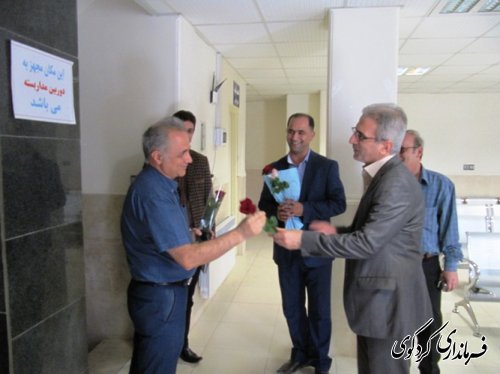 گرامیداشت روز پزشک با اهدای یک شاخه گل از سوی  فرماندار  کردکوی