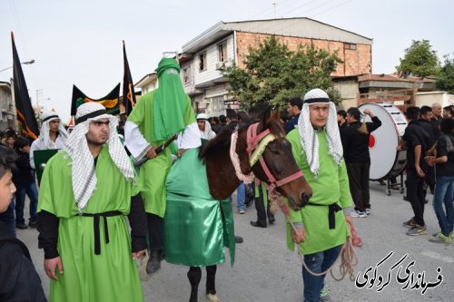 مراسم هشتمین روز محرم در محله ولاغوز شهر کردکوی (گزارش تصویری)