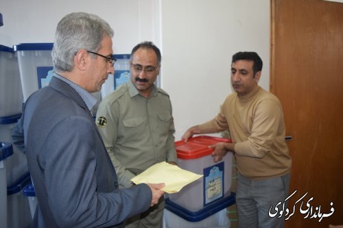 اولین صندوق های رای مرکز حوزه انتخابیه غرب گلستان به محل شعب اخذ رای اعزام گردید
