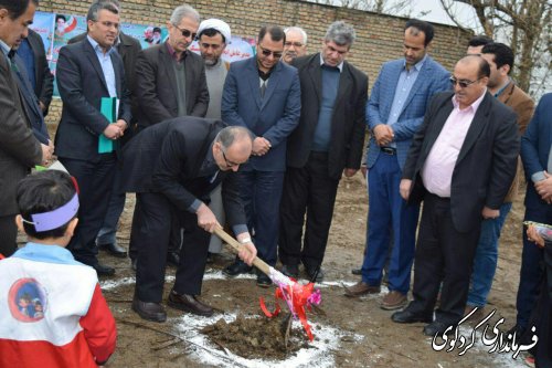 کلنگ ساخت ۵ واحد مسکونی خانواده های شهری دارای دو معلول تحت پوشش بهزیستی در کردکوی زده شد