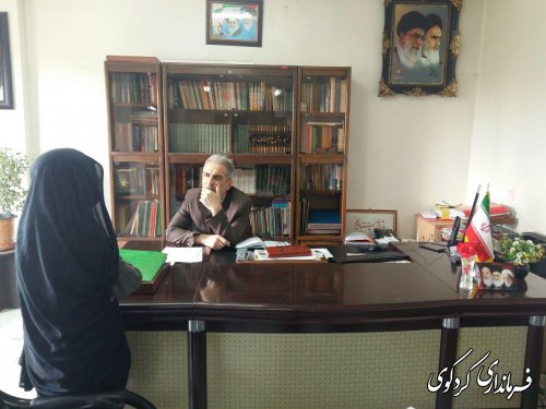 فرماندار کردکوی با تعدادی از شهروندان مراجعه کننده به فرمانداری دیدار و گفتگو کرد
