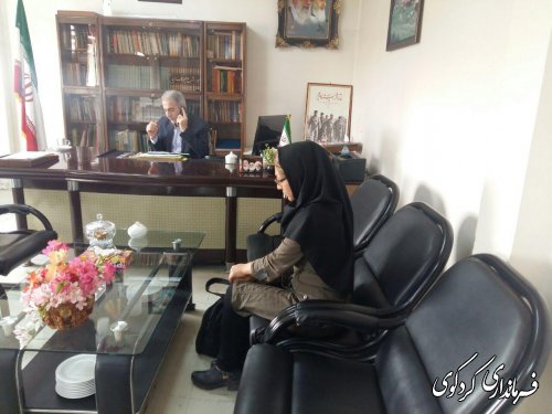 دیدار تعدادی از شهروندان  در محل کار با جمالی فرماندار کردکوی 