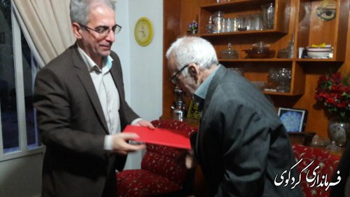 جمالی فرماندار کردکوی، با مجید عقیلی ازپیشکسوتان و قهرمانان کشتی ایران