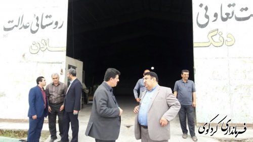 ابراهیم قدمنان فرماندار کردکوی به اتفاق بخشدار مرکزی و مدیر تعاون روستایی از مراکز خرید گندم و کلزا بازدید کردند