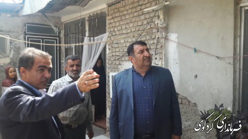 بازدید دکترقدمنان فرماندار کردکوی باتفاق مدیر بنیادمسکن از خانواده محروم 