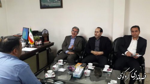  مدیرکل آموزش و پرورش و  مدیرکل نوسازی مدارس استان گلستان با ابراهیم قدمنان فرماندار کردکوی دیدار و گفتگو کردند.