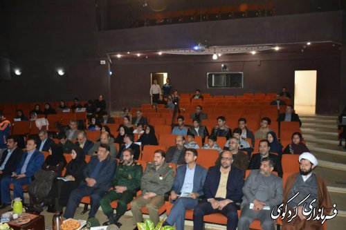 آیین اختتامیه ی جشنواره شعر دفاع مقدس استان گلستان در کردکوی به کار خود پایان داد