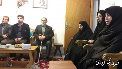 فرماندار کردکوی باتفاق مدیران  بنیاد شهید و بهزیستی شهرستان از خانواده شهید فرصاد دیدار کردند