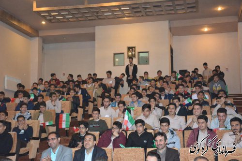 آینده ایران اسلامی متعلق به دانش آموزان کشور است.