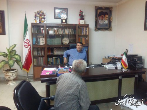 در ملاقات عمومی امروز سه شنبه تعداد از شهروندان شریف شهرستان با ابراهیم قدمنان فرماندار کردکوی دیدار و گفتگو کردند .