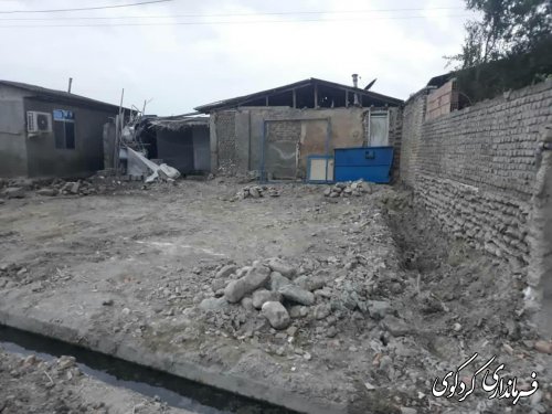 بازدید میدانی ابراهیم قدمنان فرماندار کردکوی از روند ساخت مسکن در روستای سیل زده حاجی آباد دشت