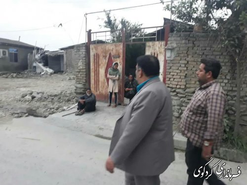 بازدید میدانی فرماندار کردکوی از روند ساخت مسکن در روستای سیل زده حاجی آباد دشت