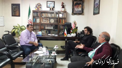 دو تن از سرمایه گذاران و فعالان در بخش گردشگری کشوربا ابراهیم قدمنان فرماندار کردکوی دیدار و گفتگو کردند.