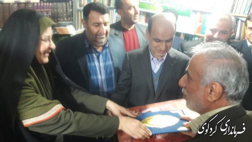 بازدید استاندار گلستان به اتفاق فرماندار از کتابخانه حصوصی روستای بالاجاده کردکوی 