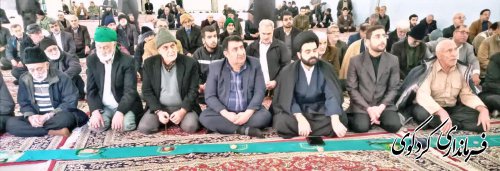فرماندار شهرستان کردکوی  در نماز عبادی سیاسی جمعه این هفته  در محل مصلی نماز جمعه این شهر حضور یافت. 