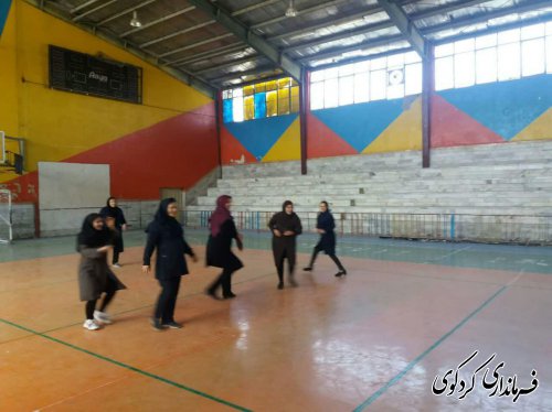 مسابقه " داژبال " ویژه بانوان شاغل در دستگاه های اجرایی غرب استان در کردکوی