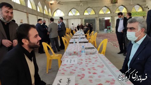 برگزاری میز خدمت با حضور فرماندار و مدیران ادارات شهرستان در مصلای نماز جمعه