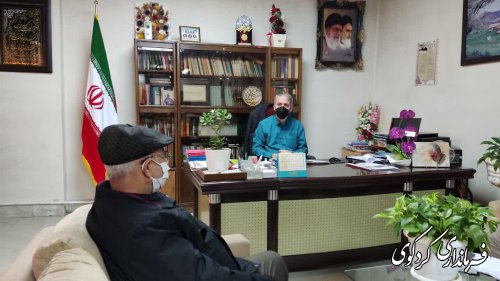 در ملاقات امروز سه شنبه تعدادی از شهروندان با فرماندارکردکوی دیدار و با طرح مسائل خود به گفتگو نشستند.