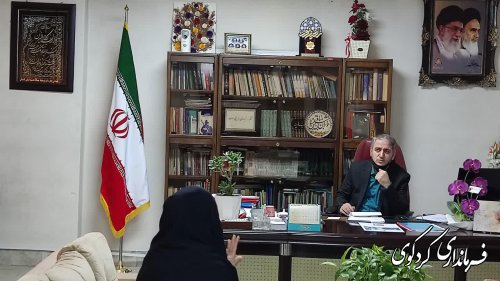 در ملاقات امروز سه شنبه تعدادی از شهروندان با فرماندارکردکوی دیدار و با طرح مسائل خود به گفتگو نشستند.