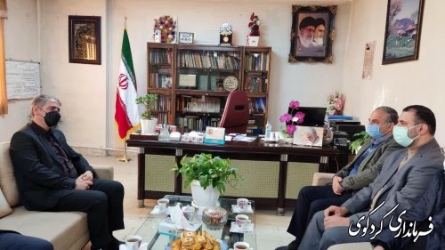 روسای دانشگاه آزاد اسلامی و پیام نور واحد کردکوی با دکتر مولایی فر فرماندار کردکوی ملاقات کردند