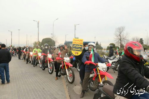 رژه ی یگان موتوری جشن پیروزی انقلاب برگزار شد 