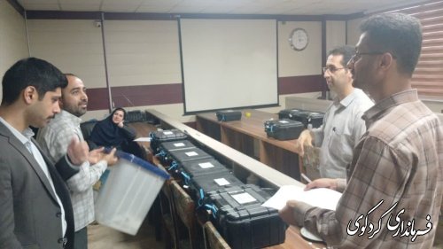 تحویل صندوق های شعب اخذ رای شهرستان کردکوی
