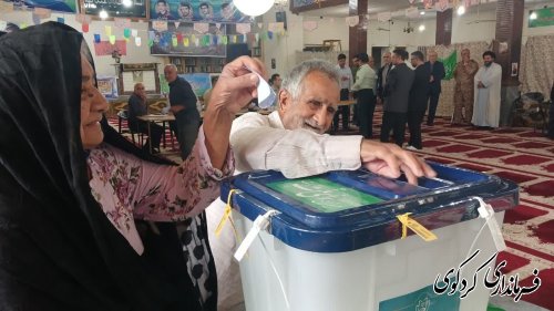 گزارش تصویری // حضور خانم ترک فرماندار کردکوی در شعبه اخذ رأی محله ولاغوز